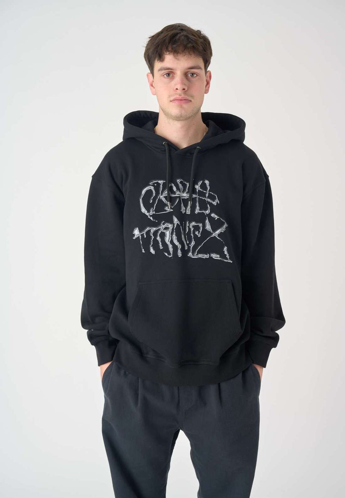 Толстовка с капюшоном и крупным принтом спереди Quick