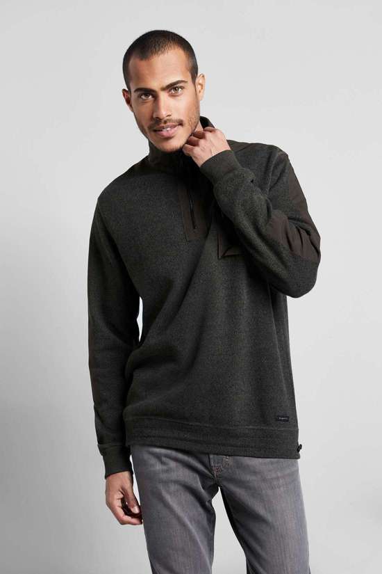 Тройер с нагрудным карманом