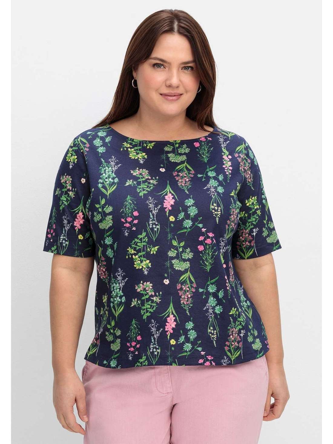 Футболка с вырезом-лодочкой и цветочным принтом Große Größen
