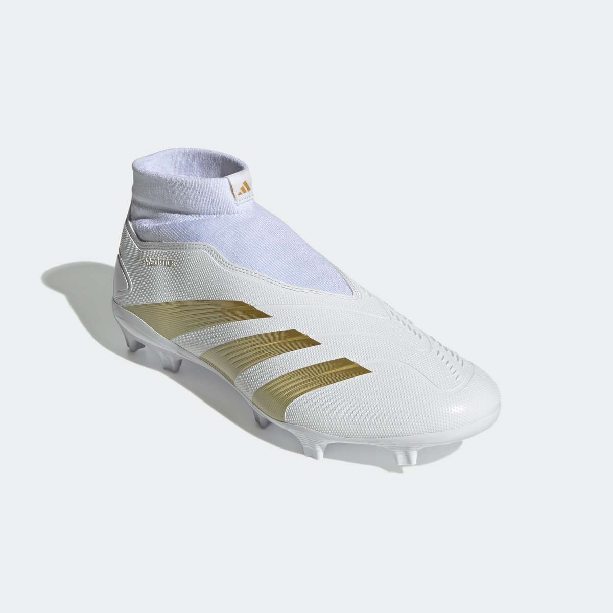 Футбольная обувь PREDATOR LEAGUE LACELESS FG