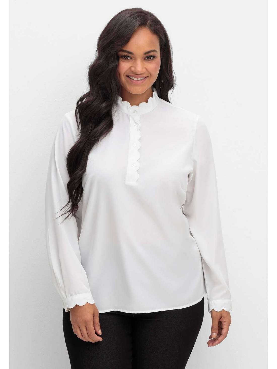 Туника с воротником стойкой и волнистыми краями. Große Größen