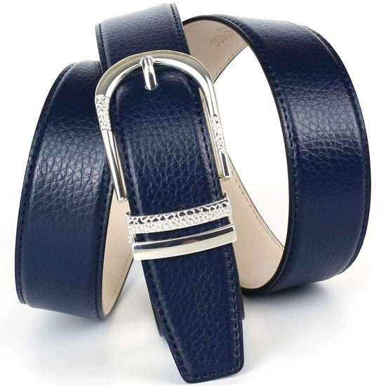 Кожаный ремень с элегантной пряжкой