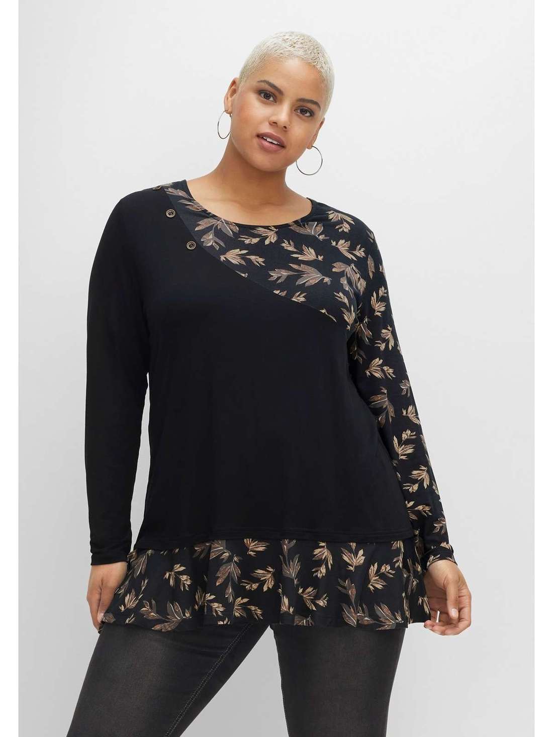 Двухслойная рубашка с длинными рукавами и цветочным принтом. Große Größen