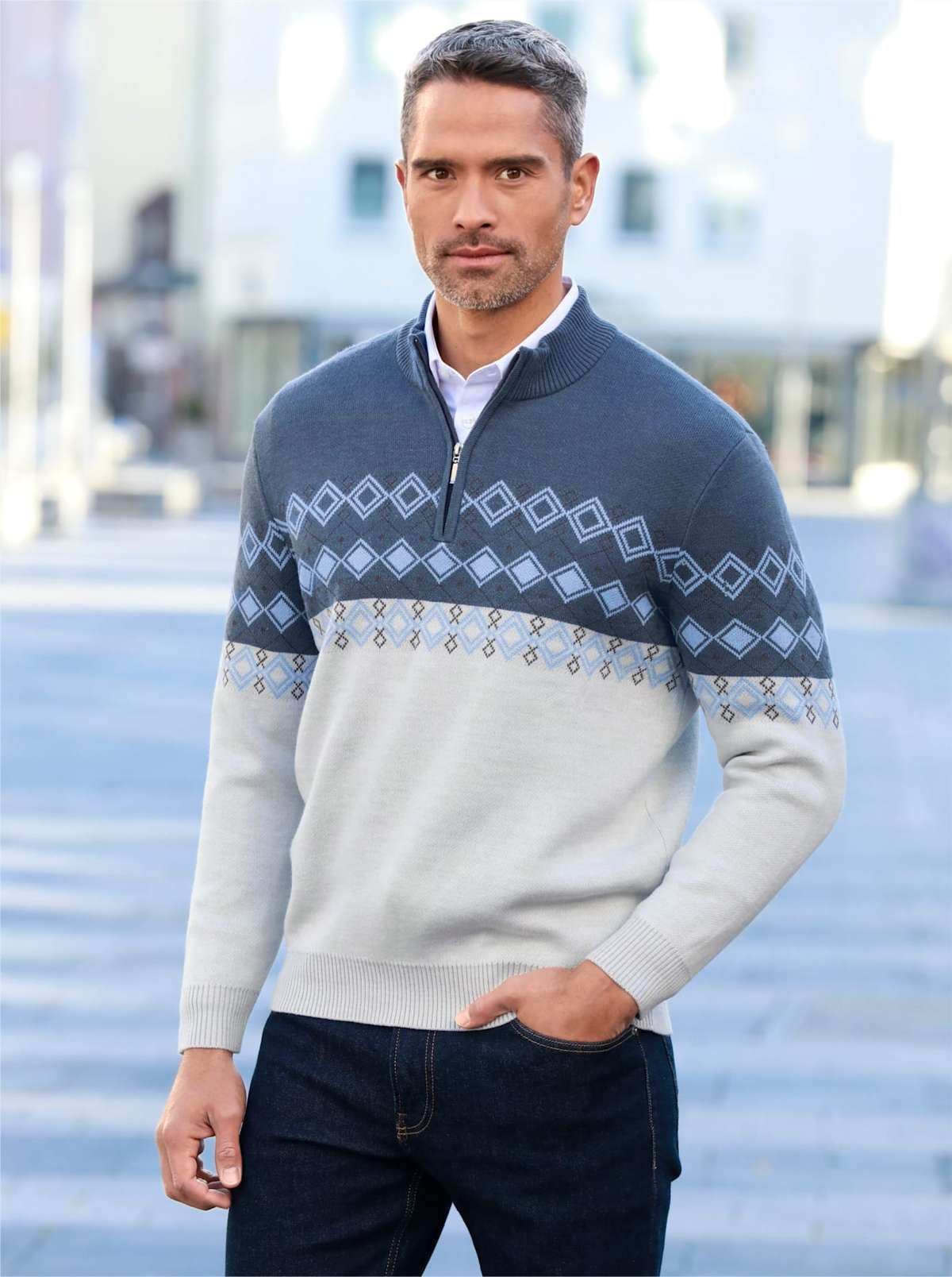 Свитер с воротником-стойкой Pullover