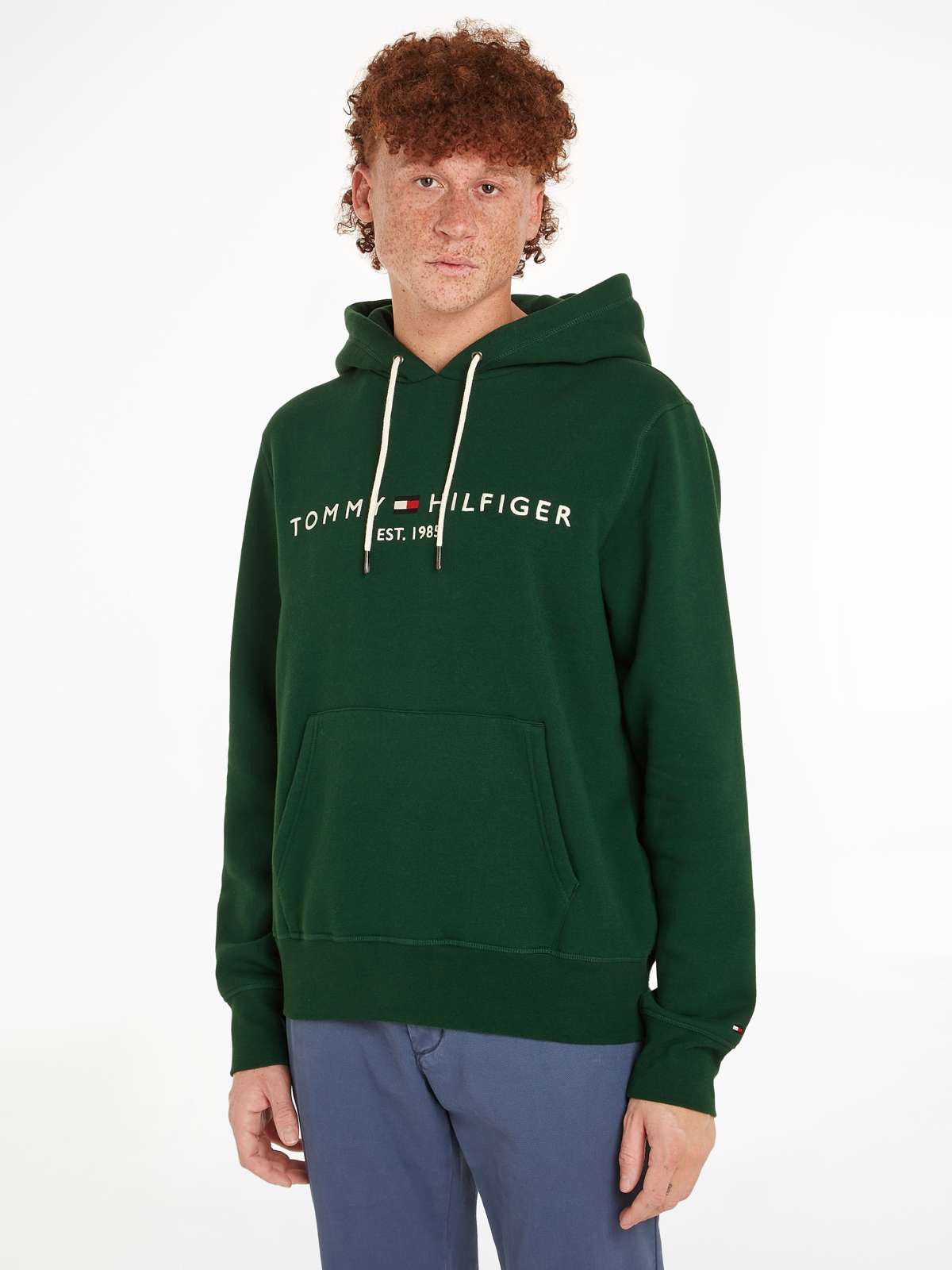 Толстовка с капюшоном и вышитой надписью TH на груди. TOMMY LOGO HOODY
