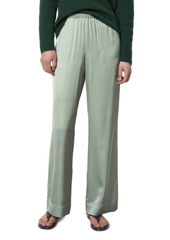 Чинос aus LENZING™ ECOVERO™