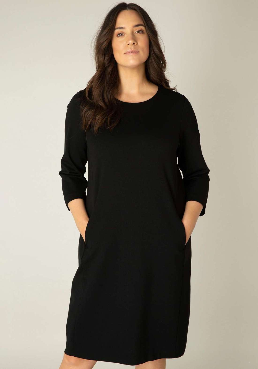 Платье-футляр из стабильной по размеру смеси вискозы. Addy