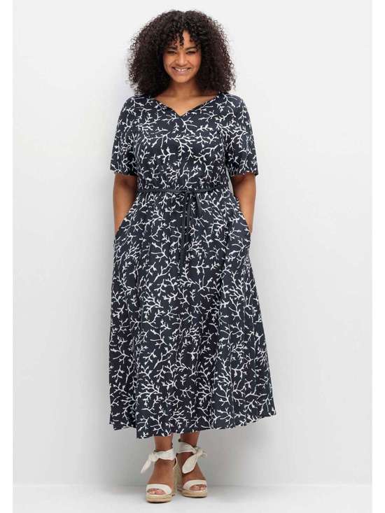 Платье макси с цветочным принтом и завязкой на спине Große Größen