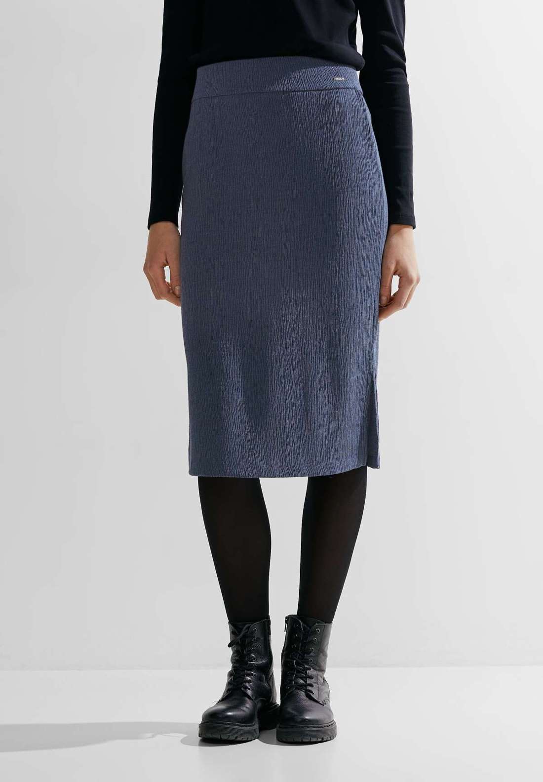 Юбка макси с разрезом по краю