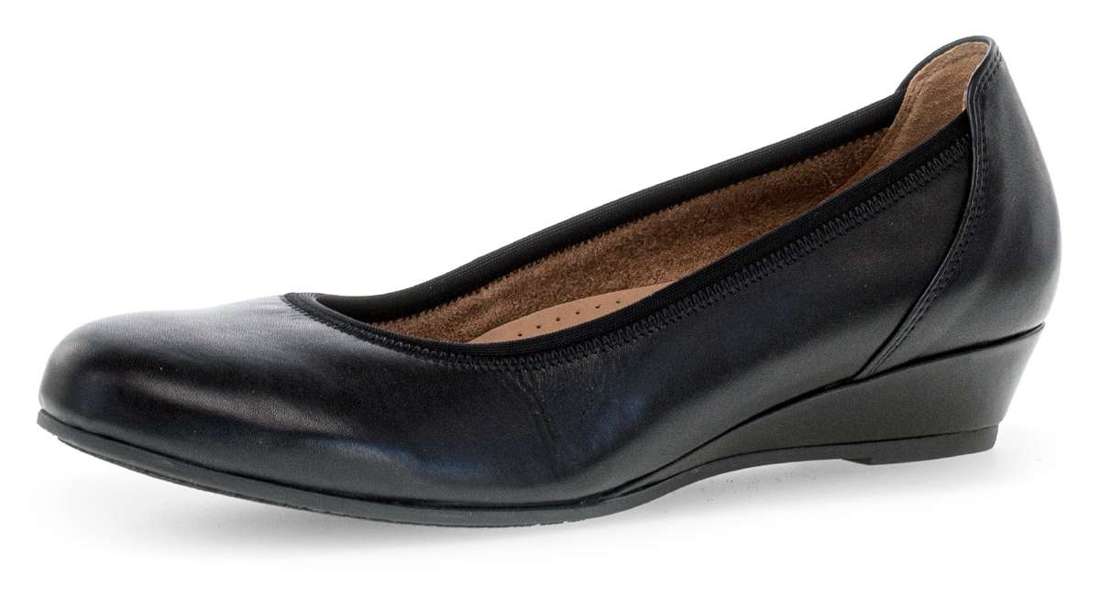 Туфли на танкетке удобной ширины G (= широкая). KRETA