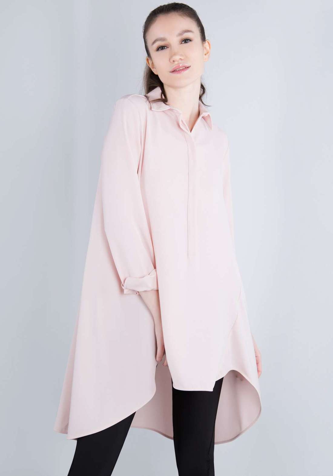 Длинная струящаяся блузка