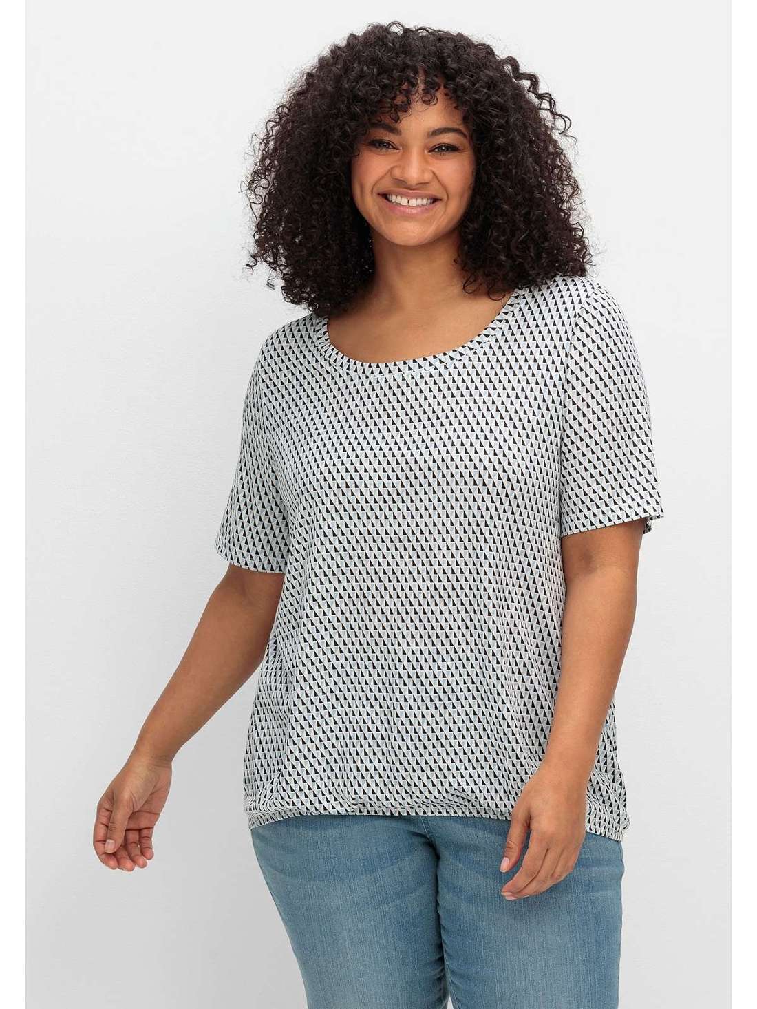 Рубашка с круглым вырезом, графическим принтом и эластичным поясом Große Größen