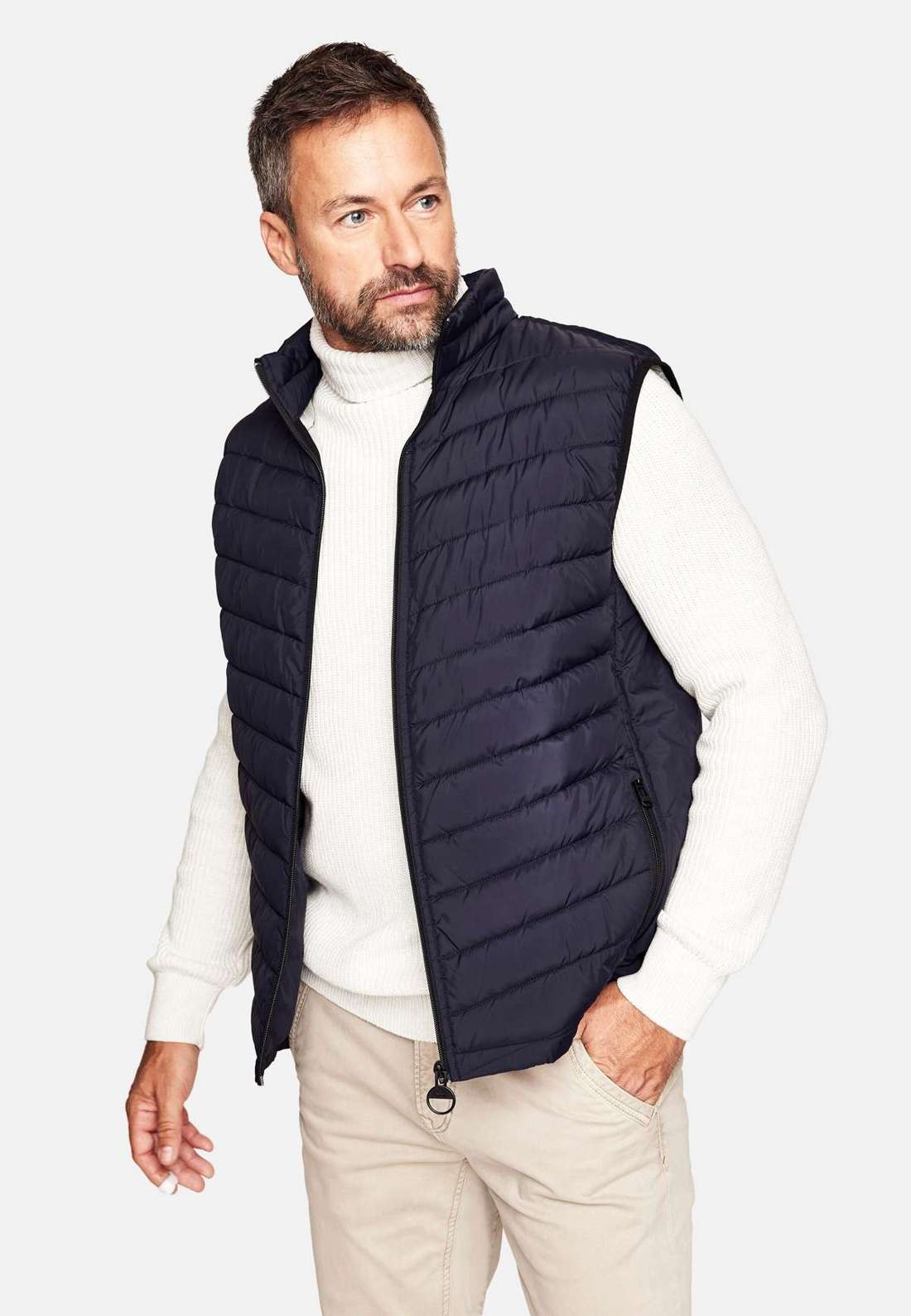 Стеганый жилет с теплым наполнителем