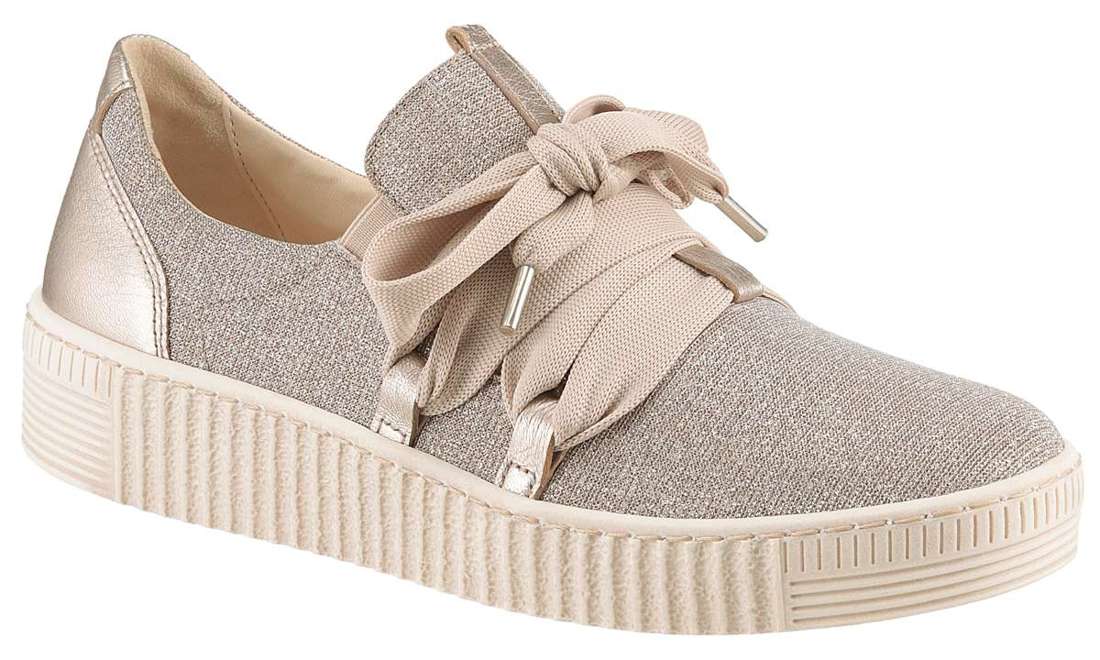 кроссовки на шнуровке