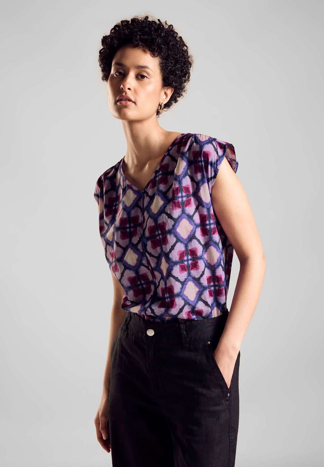 Блузка с короткими рукавами