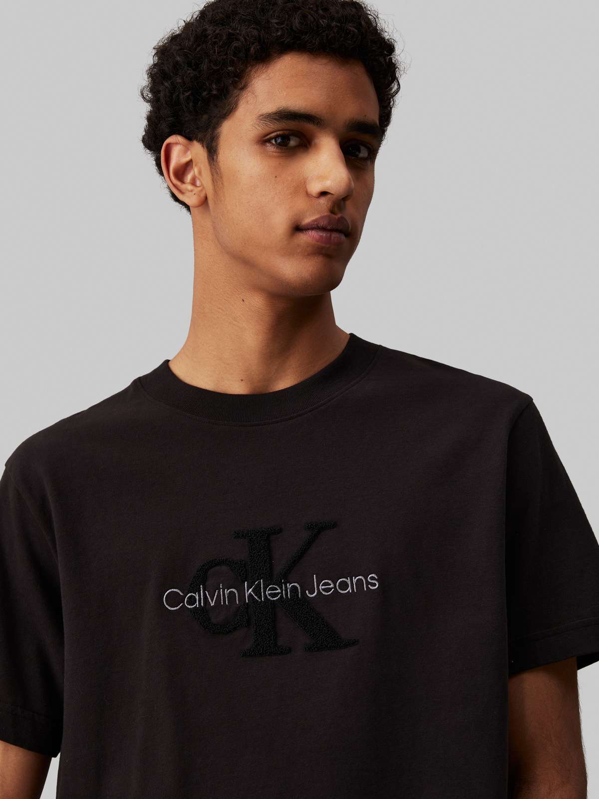 Футболка с вышивкой логотипа CHENILLE MONOLOGO TEE