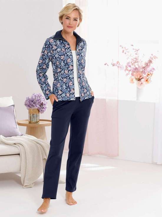 домашний костюм