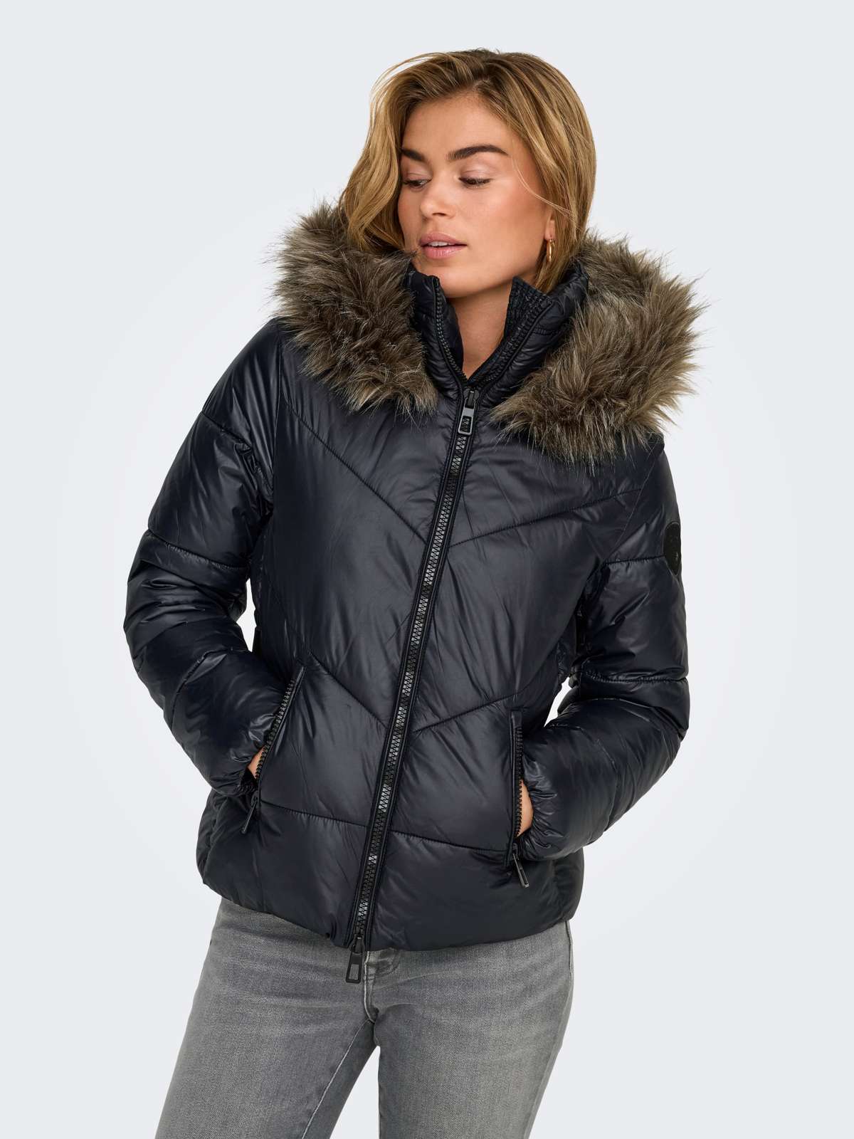 Стеганая куртка с капюшоном ONLFEVER SHORT PUFFER LIFE CC OTW