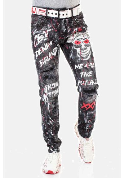 Джинсы с пятью карманами в повседневном уличном стиле. Jeans