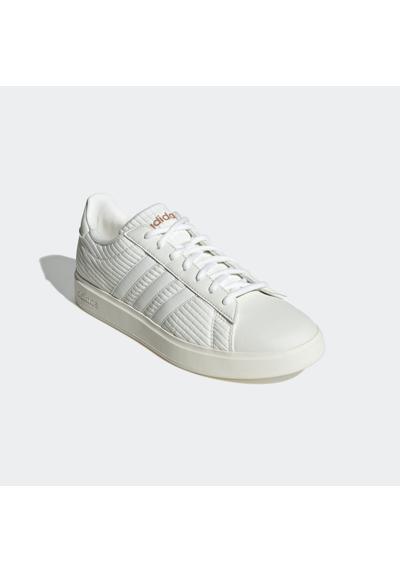 Кроссовки, дизайн по стопам Adidas Superstar