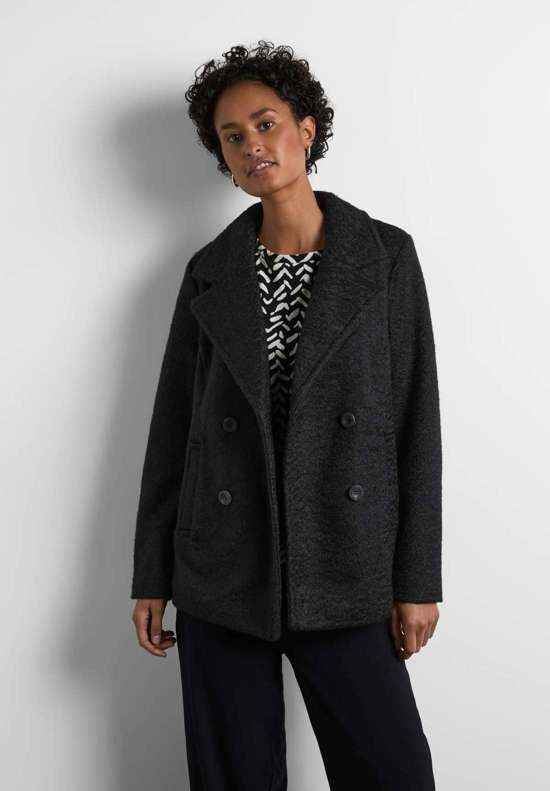 Короткая куртка