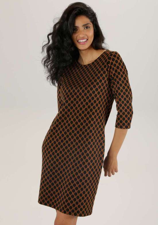 Мини-платье с элегантным жаккардовым узором.