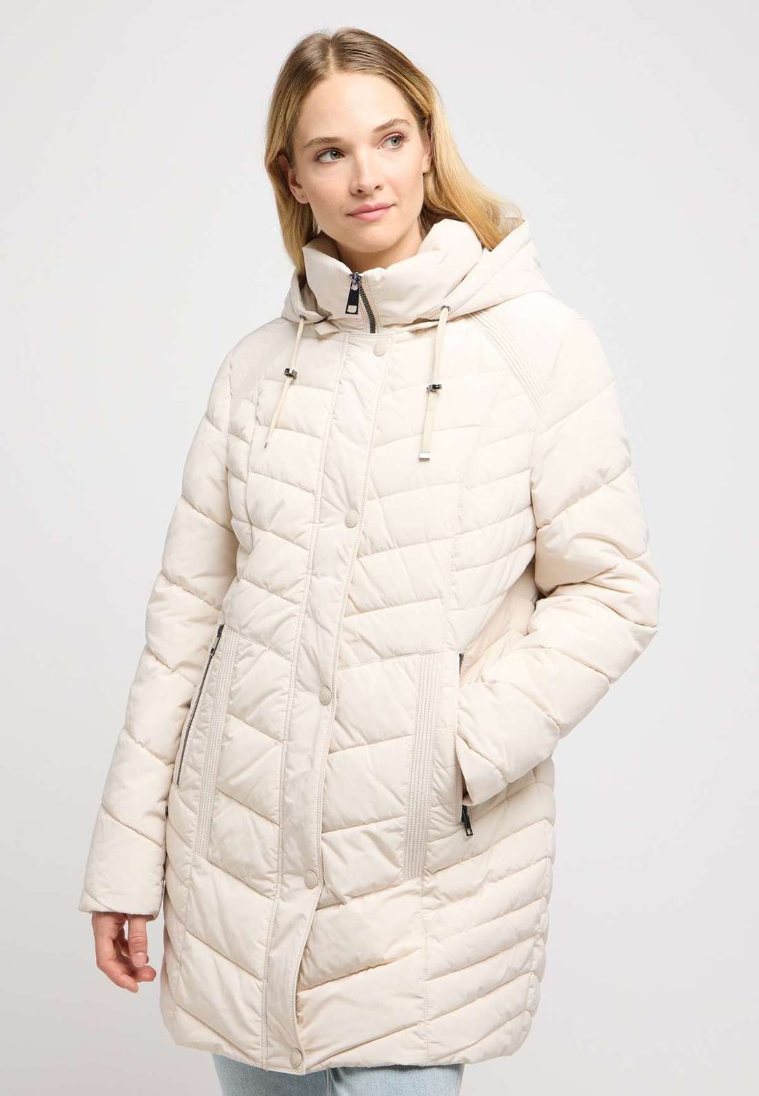 Стеганая куртка с капюшоном