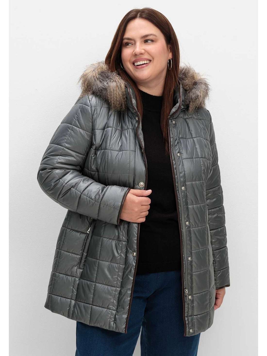 Стеганая куртка с капюшоном из искусственного меха Große Größen