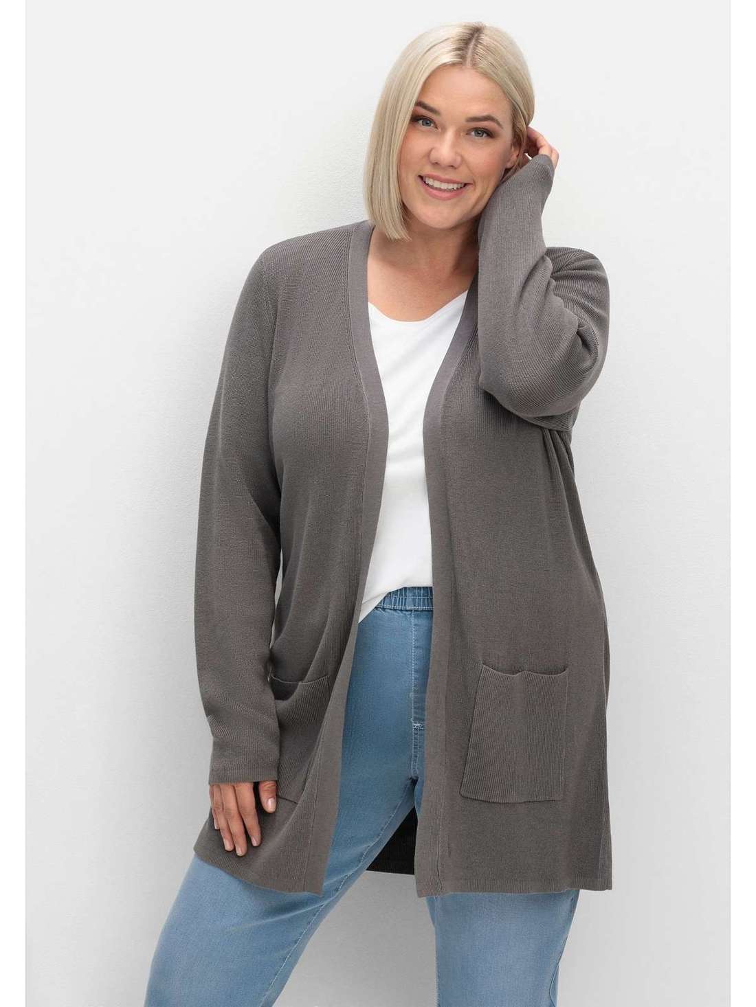 Длинный кардиган без застежки и карманов. Große Größen
