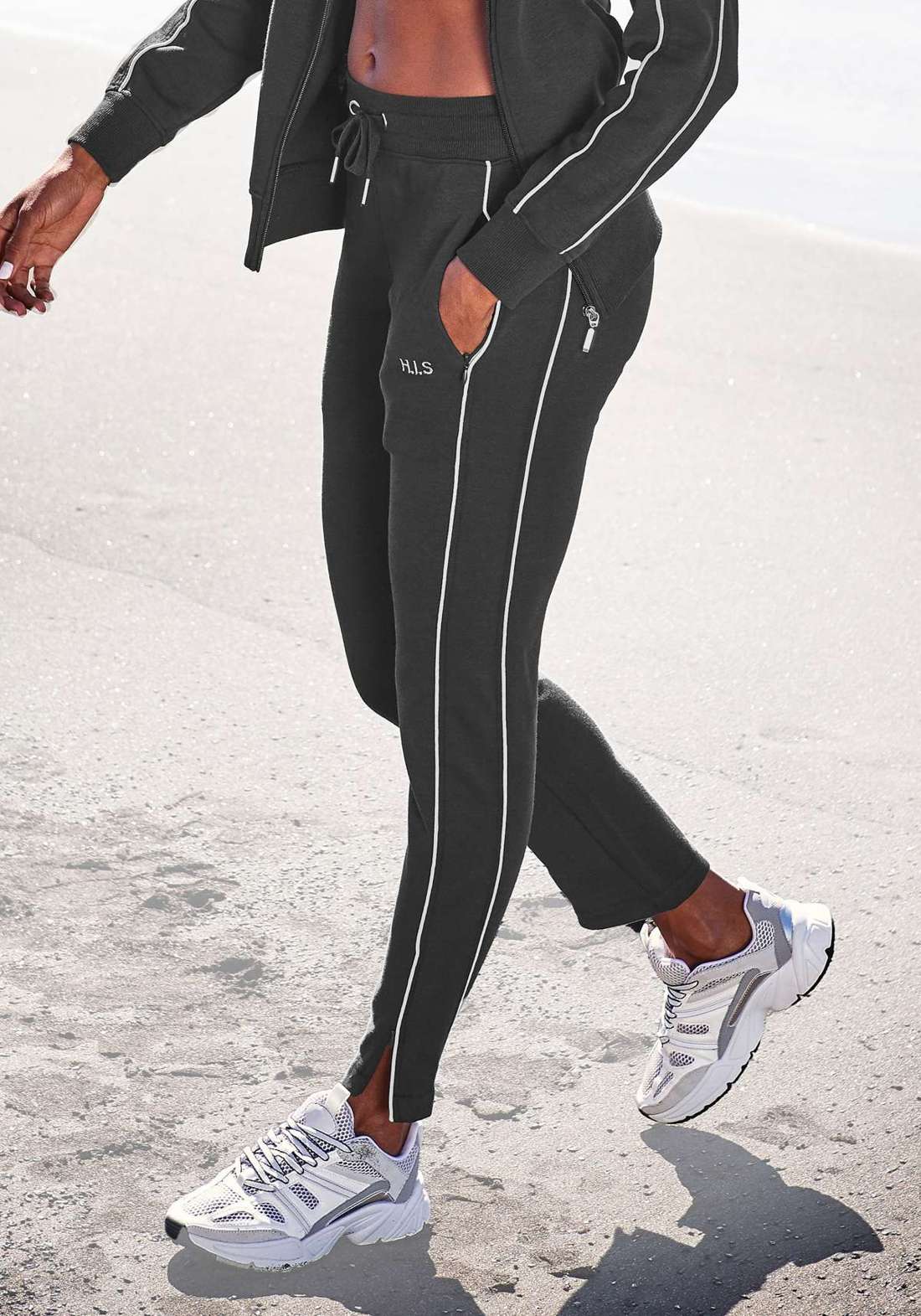 Спортивные штаны с застежкой-молнией по низу штанин