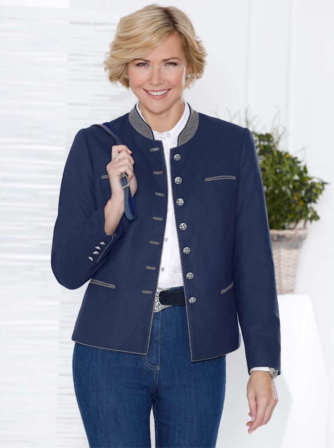 Короткий пиджак Blazer