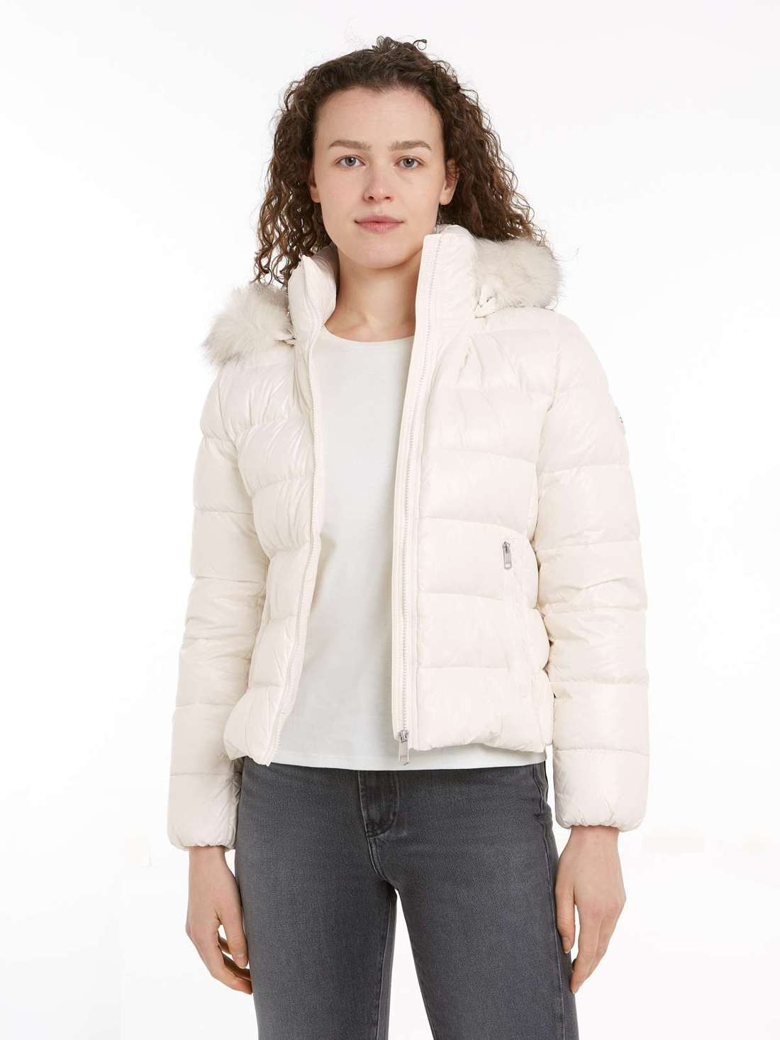 Стеганая куртка с капюшоном с тиснением логотипа