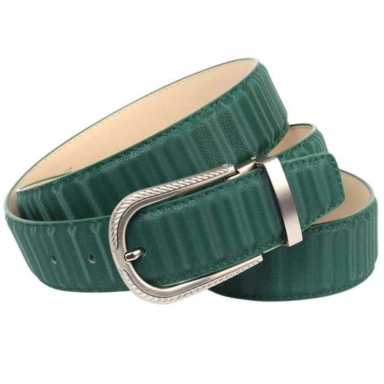 Кожаный ремень с мерцающим 3D-эффектом