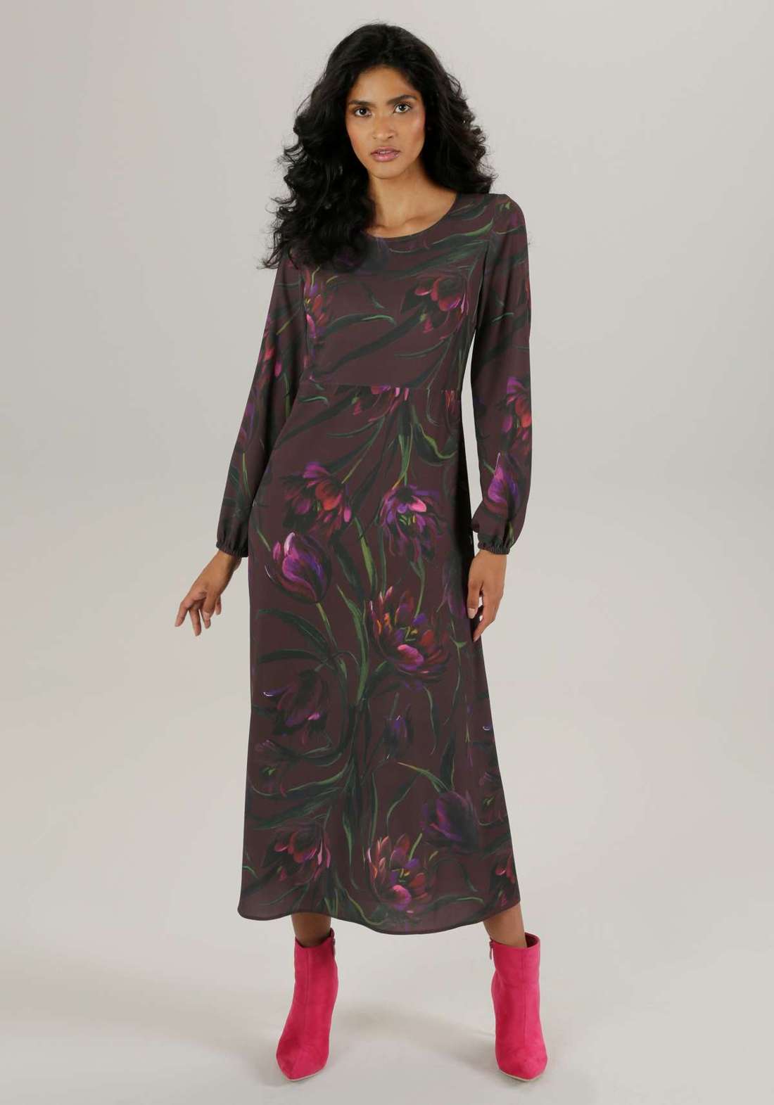 Платье макси со рюшами сзади