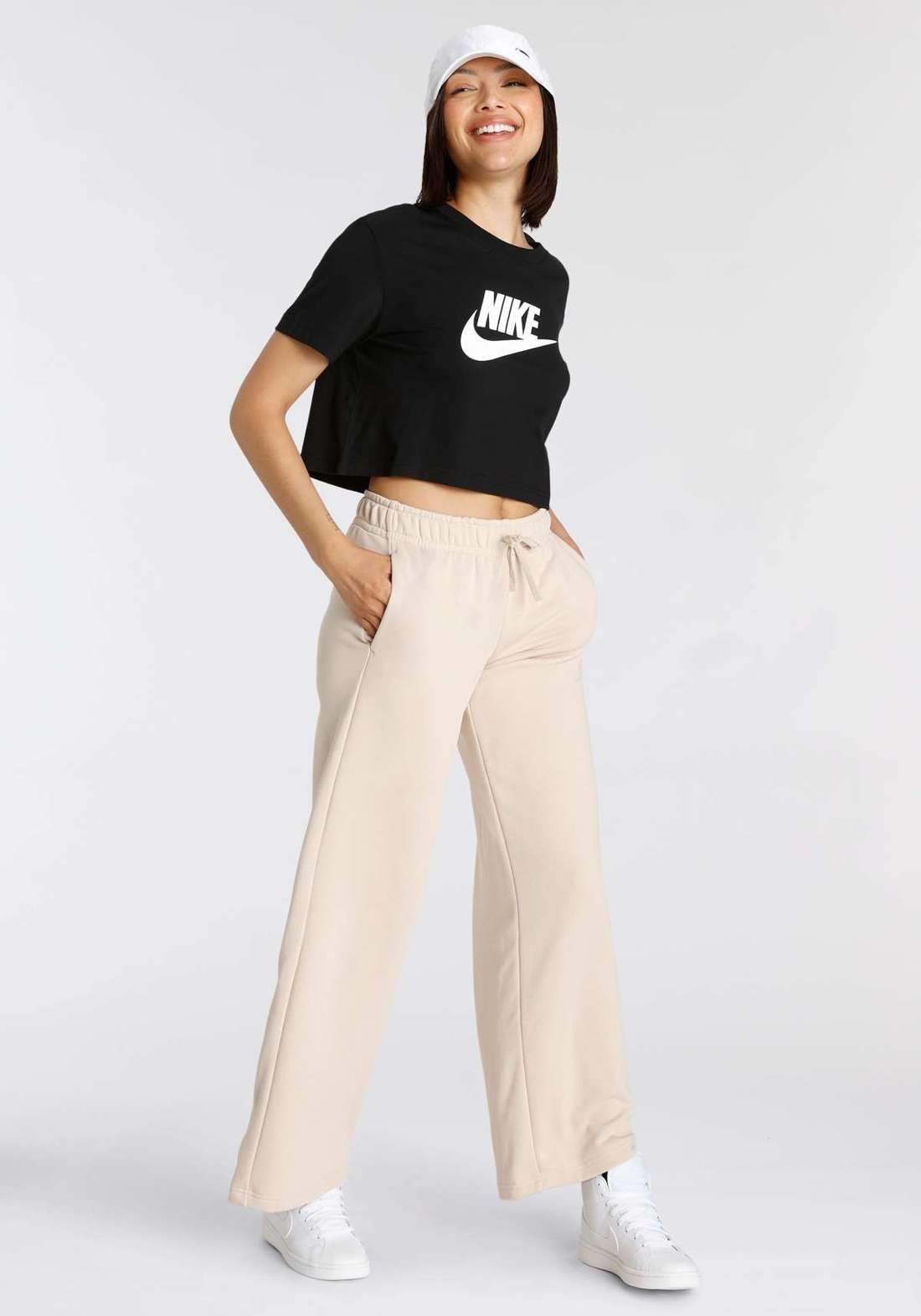 футболка ESSENTIAL WOMEN`S CROPPED LOGO T-SHIRT