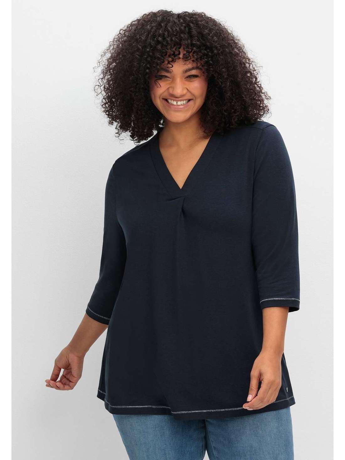 Рубашка с рукавом 3/4 небольшого А-силуэта. Große Größen