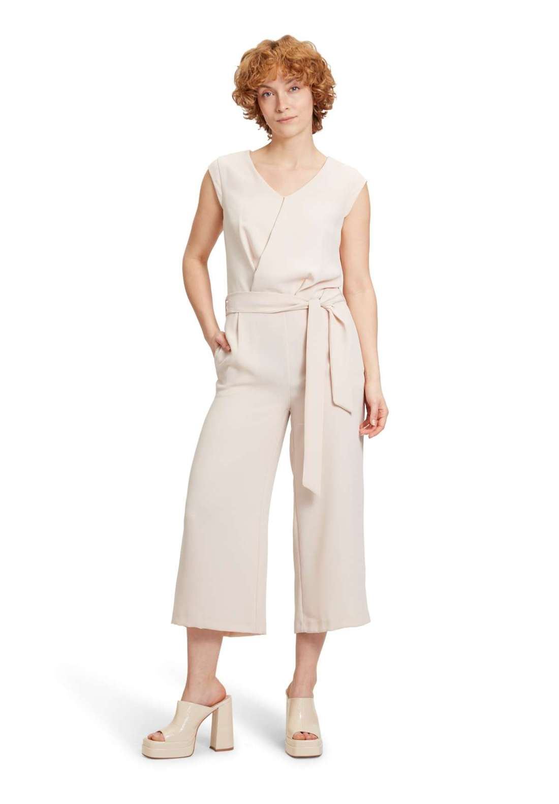 Комбинезон Jumpsuit mit Bindegürtel