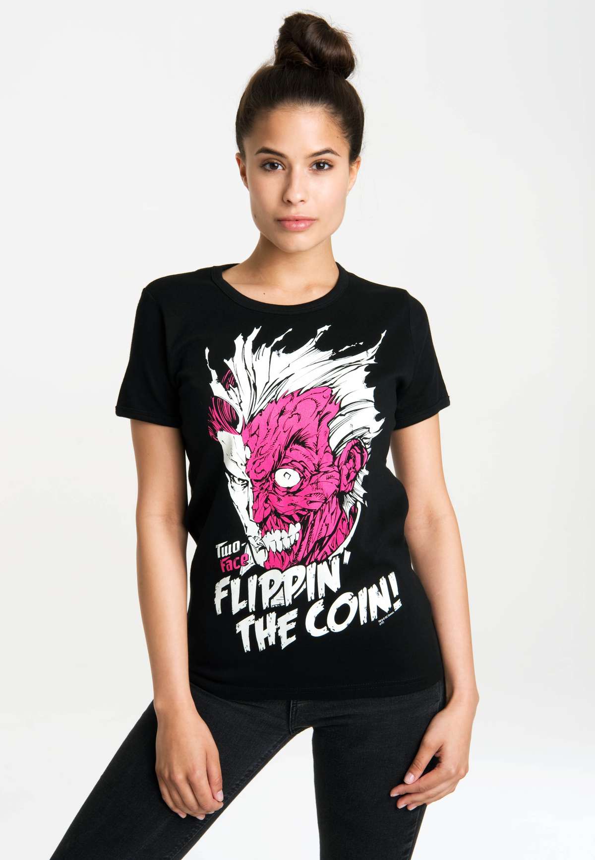 Футболка с лицензионным оригинальным дизайном Two-Face – Flippin The Coin