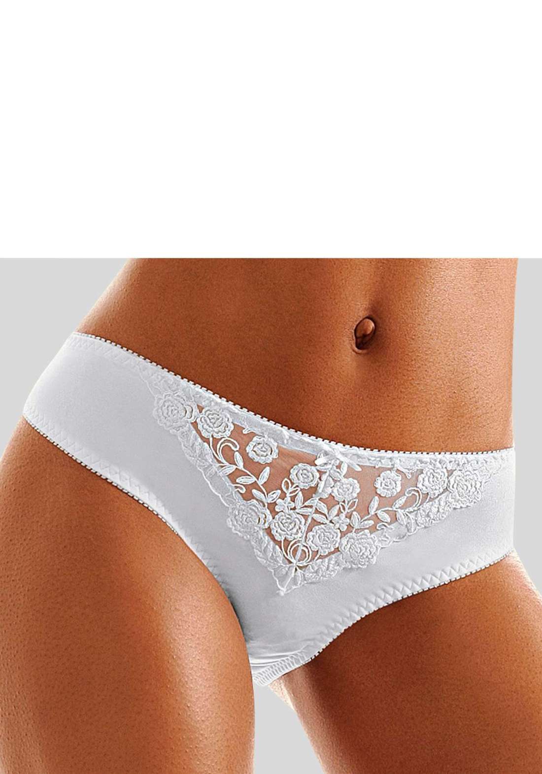 Трусики с кружевной вышивкой