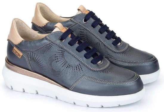 кроссовки на танкетке RUEDA