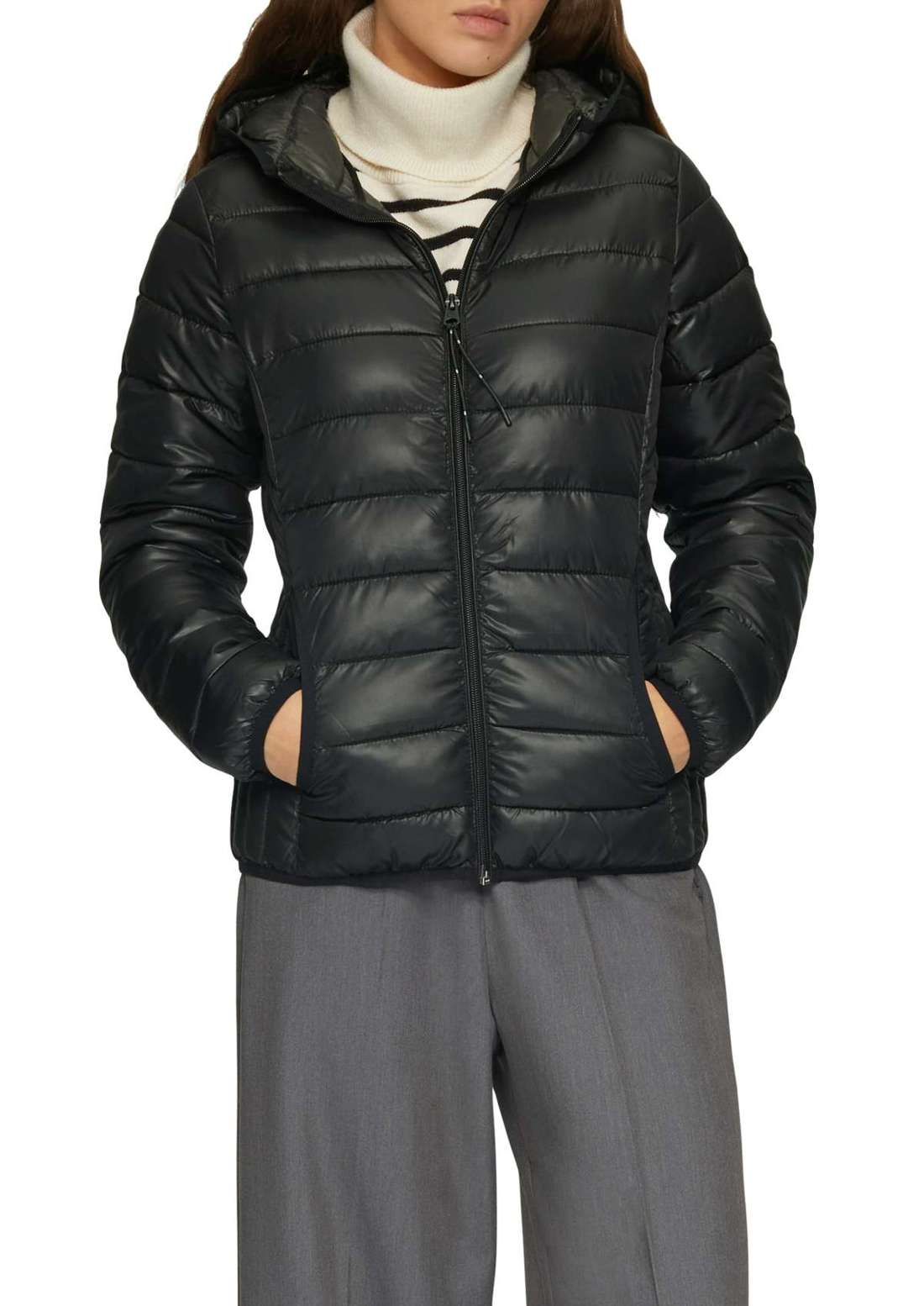 Уличная куртка с капюшоном