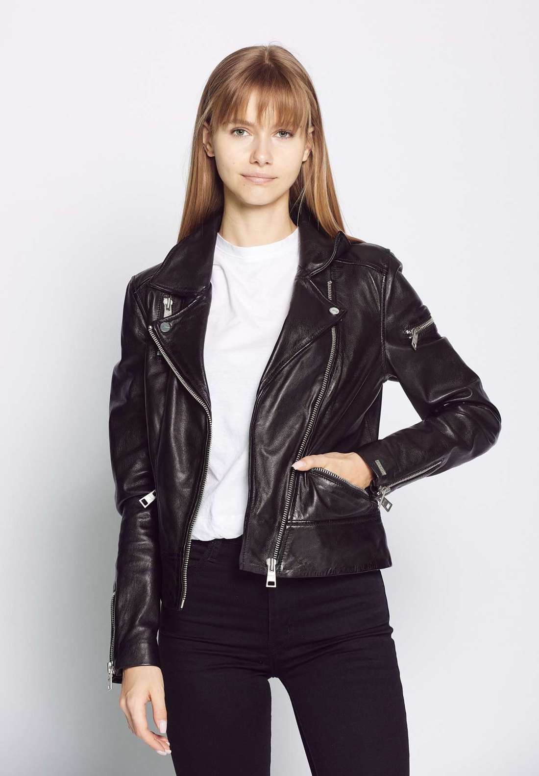 Кожаная куртка 42020126B