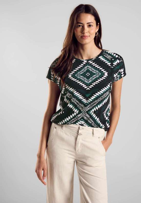 футболка с круглым вырезом