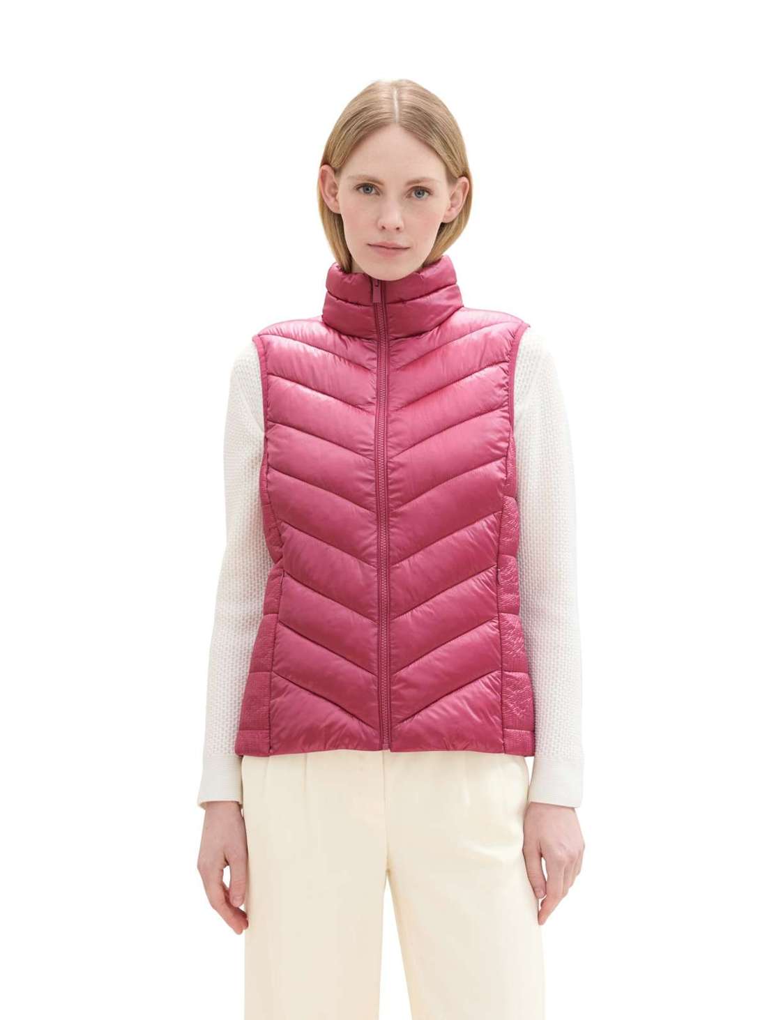 Стеганый жилет с карманами на молнии