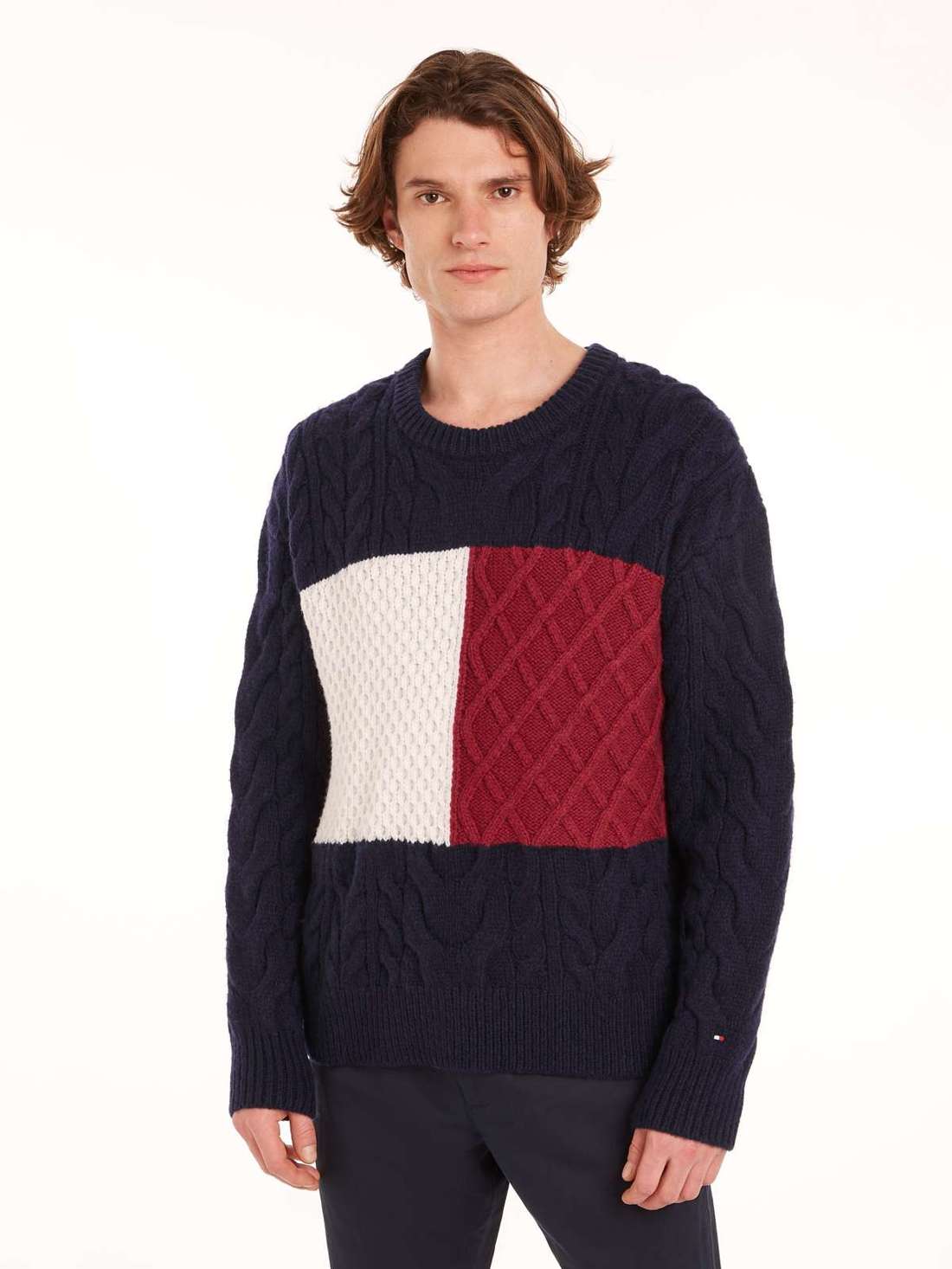 Свитер с круглым вырезом и цветным узором спереди CABLE FLAG SWEATER