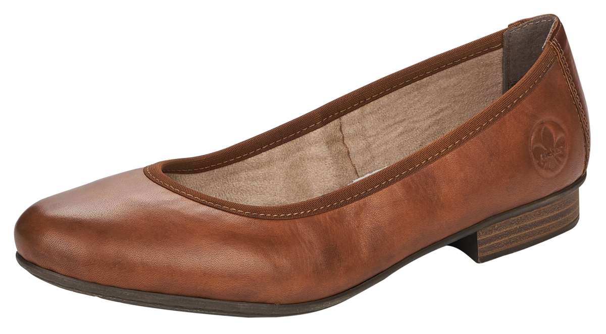 Балетки, туфли-лодочки, деловая обувь – простая элегантность