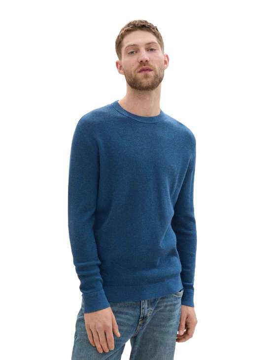 Свитер с круглым вырезом и круглым вырезом