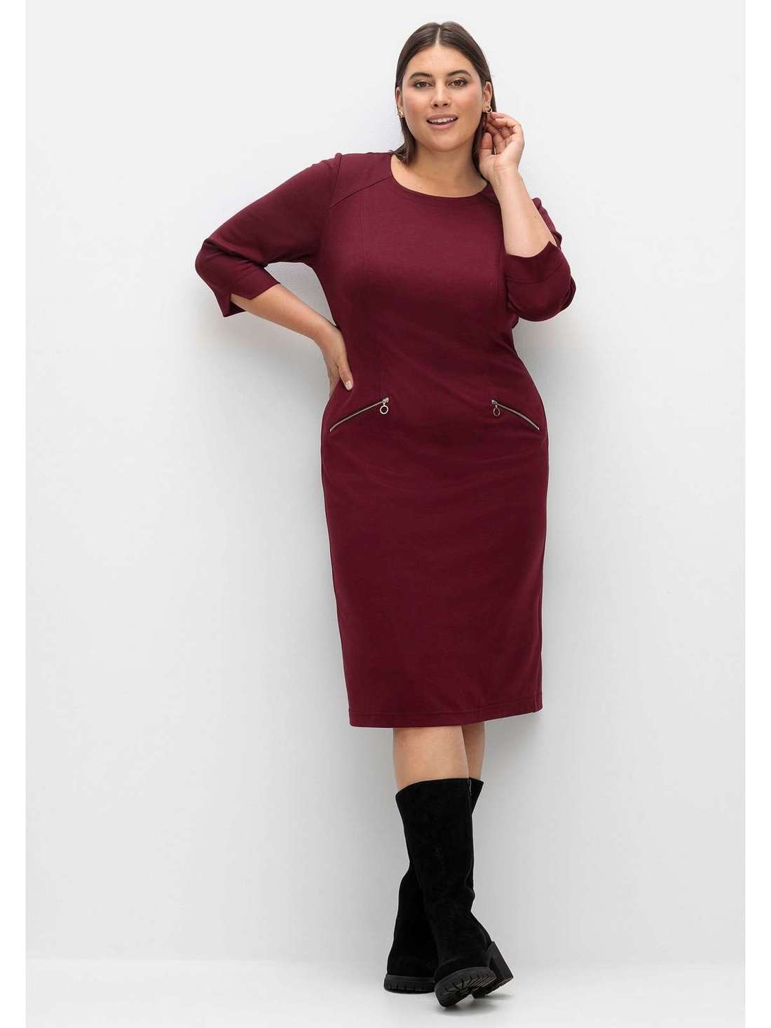 Платье-футляр с рукавами 3/4 из смесового материала. Große Größen