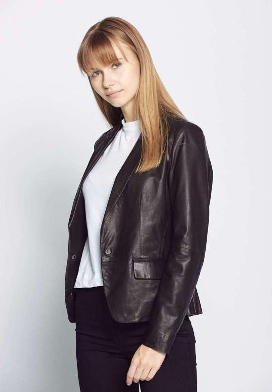 Кожаная куртка 42020113