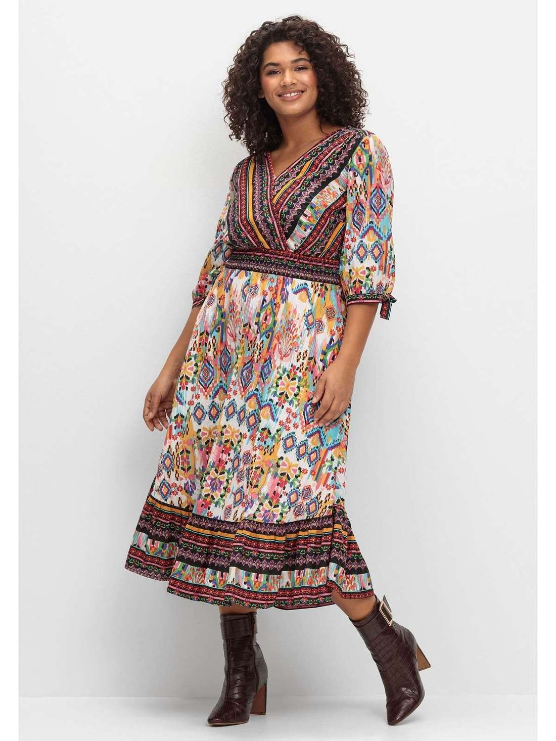Летнее платье в стиле бохо с бордюрным принтом Große Größen